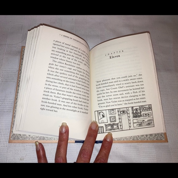 'A Series of Unfortunate Events' #1 Hard Cover Book - Picture 5 of 12